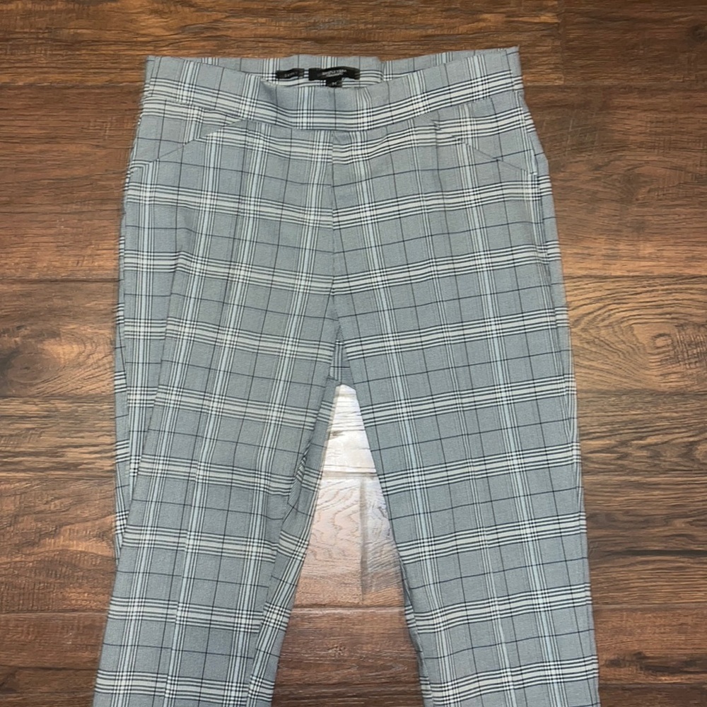 Vera Wang Dress Pants! Super cute never worn